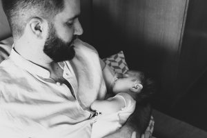 Photos de naissance papa et bébé